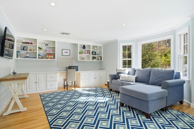 11 Simmons Dr, Duxbury, MA 02332