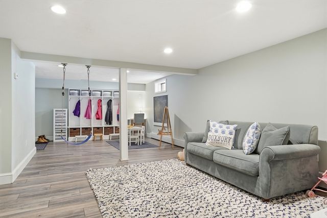 11 Simmons Dr, Duxbury, MA 02332