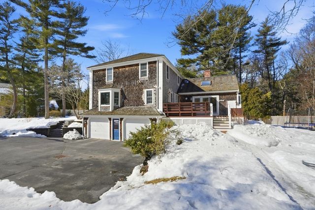 11 Simmons Dr, Duxbury, MA 02332