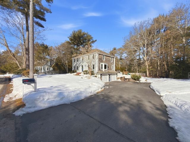 11 Simmons Dr, Duxbury, MA 02332