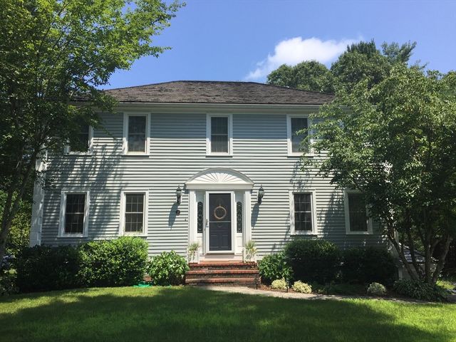 11 Simmons Dr, Duxbury, MA 02332
