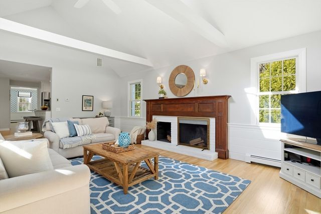 11 Simmons Dr, Duxbury, MA 02332