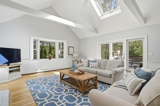 11 Simmons Dr, Duxbury, MA 02332