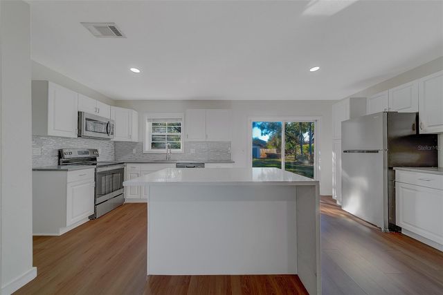 4418 W PRESCOTT STREET, Tampa, FL 33616