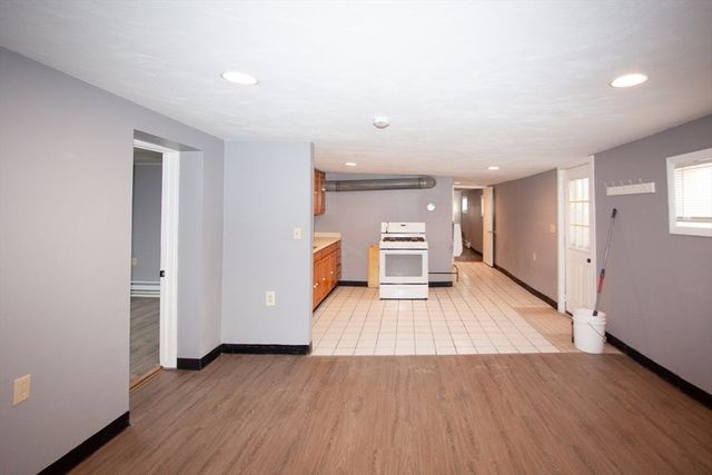 8 Fern, Worcester, MA 01610