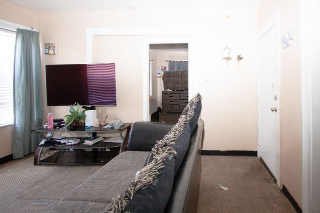 8 Fern, Worcester, MA 01610