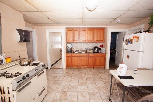 8 Fern, Worcester, MA 01610