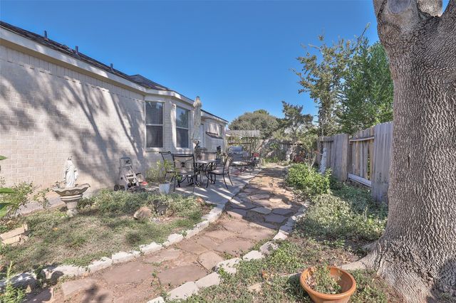 218 River Briar Lane, Richmond, TX 77406