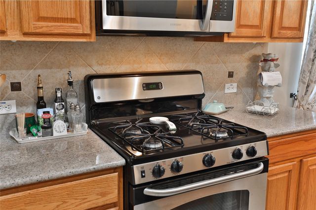 218 River Briar Lane, Richmond, TX 77406