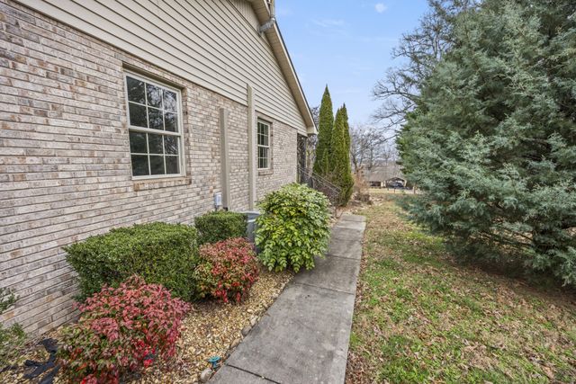 188 Trotters Cir, Estill Springs, TN 37330