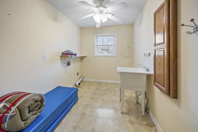 188 Trotters Cir, Estill Springs, TN 37330