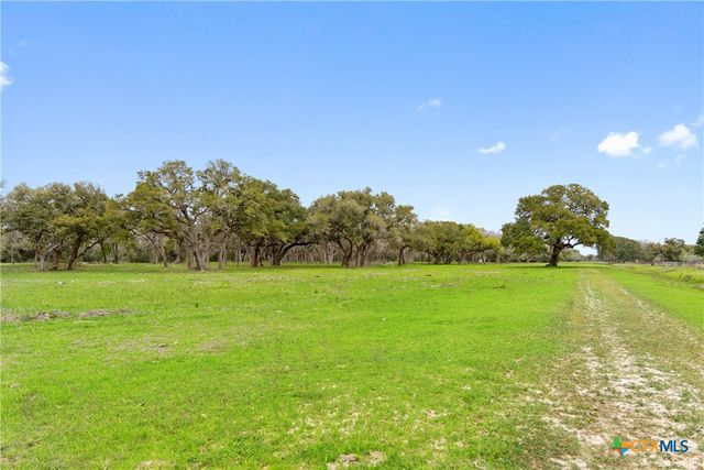 778 County Road 123, Edna, TX 77957