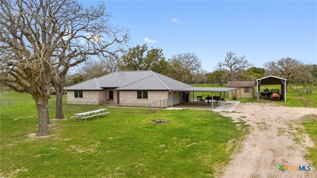 778 County Road 123, Edna, TX 77957