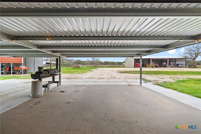 778 County Road 123, Edna, TX 77957