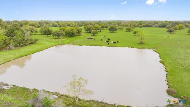 778 County Road 123, Edna, TX 77957