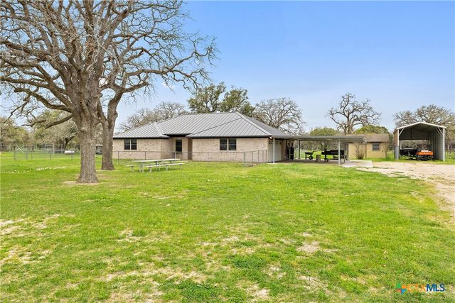 778 County Road 123, Edna, TX 77957