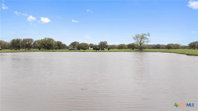 778 County Road 123, Edna, TX 77957