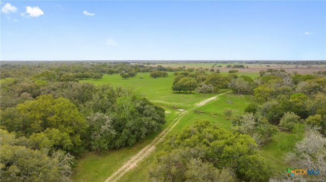 778 County Road 123, Edna, TX 77957