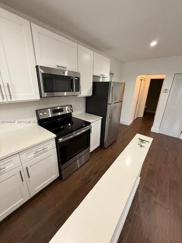 2006 Calais Dr 3, Miami Beach, FL 33141