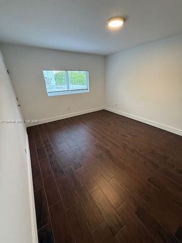 2006 Calais Dr 3, Miami Beach, FL 33141