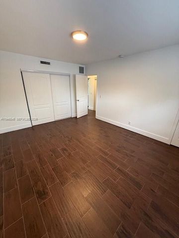 2006 Calais Dr 3, Miami Beach, FL 33141