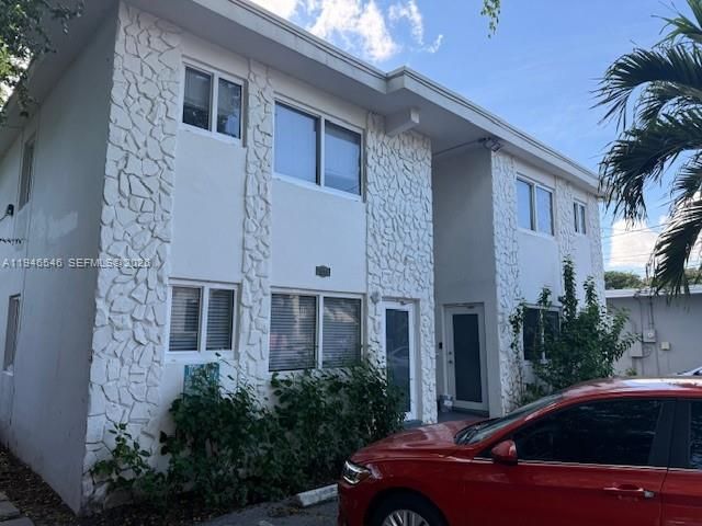 2006 Calais Dr 3, Miami Beach, FL 33141