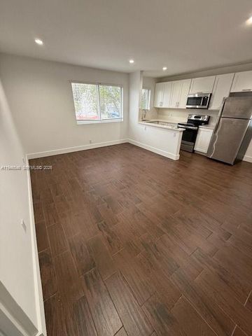 2006 Calais Dr 3, Miami Beach, FL 33141