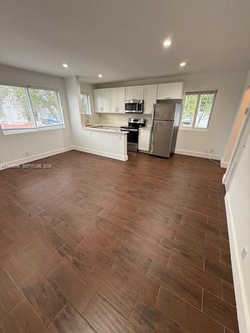 2006 Calais Dr 3, Miami Beach, FL 33141