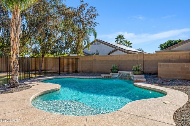 17915 W MAUI Lane, Surprise, AZ 85388