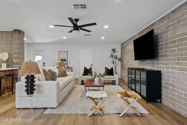 1322 E CATALINA Drive, Phoenix, AZ 85014