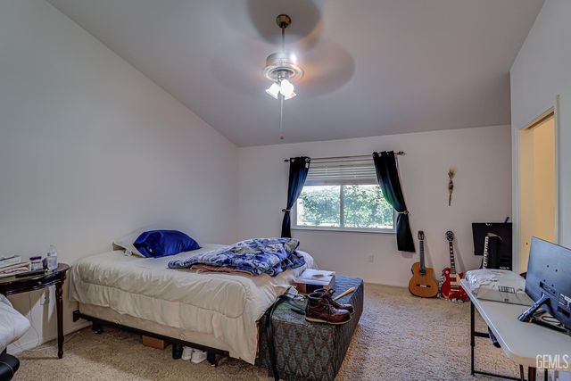 8606 Rockhampton Drive, Bakersfield, CA 93313