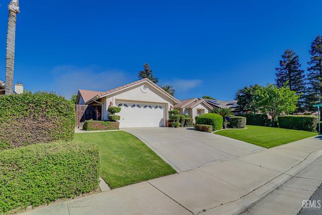 8606 Rockhampton Drive, Bakersfield, CA 93313