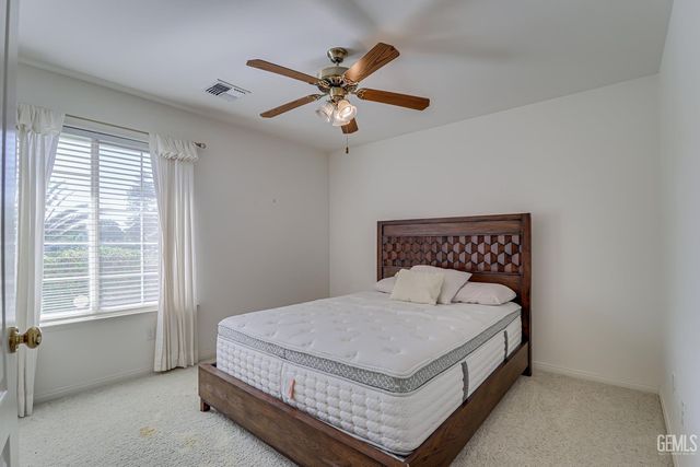 8606 Rockhampton Drive, Bakersfield, CA 93313