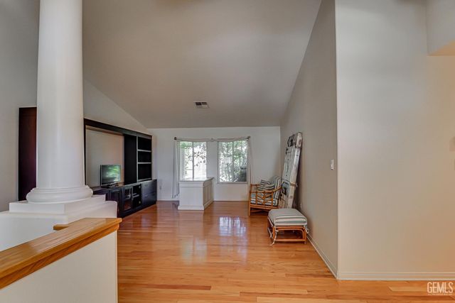 8606 Rockhampton Drive, Bakersfield, CA 93313