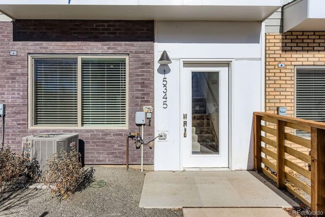 15313 W 69 Avenue, Arvada, CO 80007