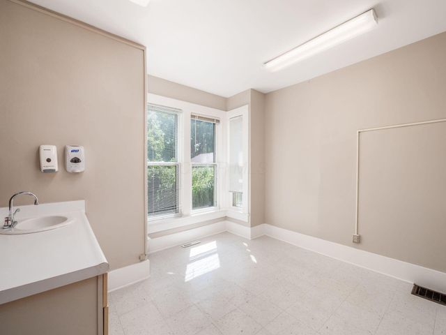 550 W Central Avenue, Delaware, OH 43015