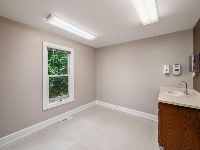 550 W Central Avenue, Delaware, OH 43015