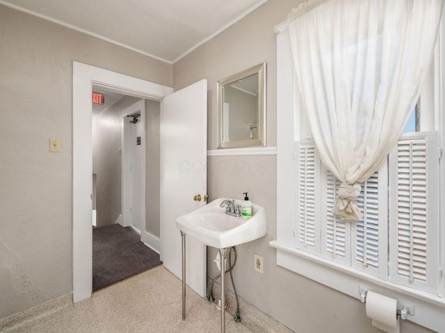 550 W Central Avenue, Delaware, OH 43015