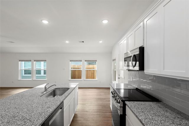 503 Oak Chase Avenue, Dayton, TX 77535