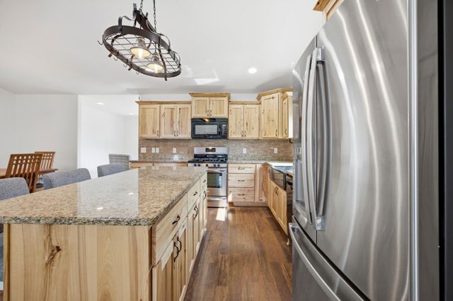 216 30th Avenue E, West Fargo, ND 58078