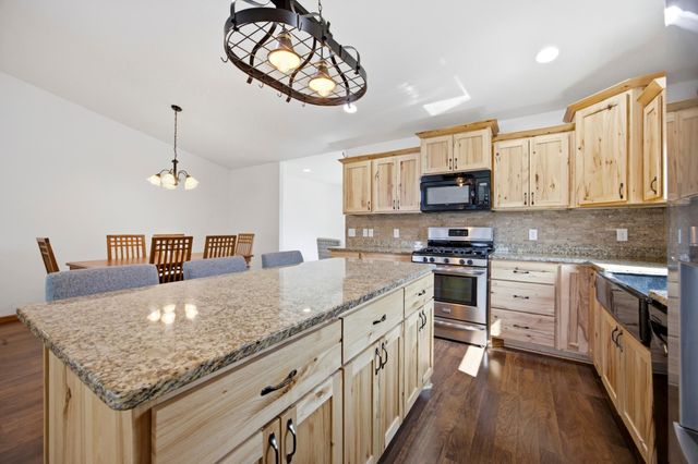 216 30th Avenue E, West Fargo, ND 58078