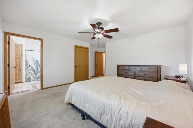 216 30th Avenue E, West Fargo, ND 58078