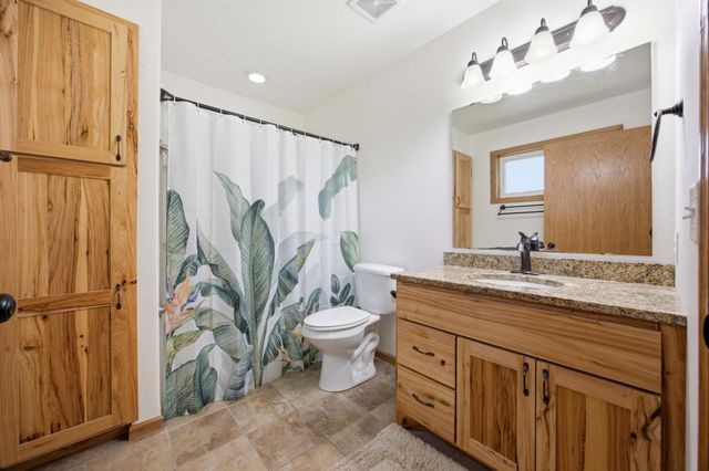 216 30th Avenue E, West Fargo, ND 58078