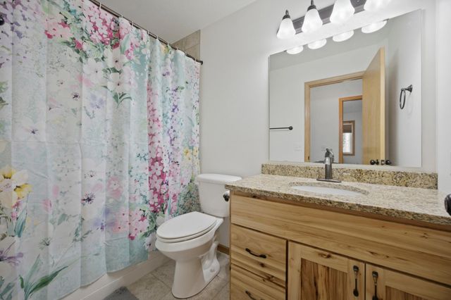 216 30th Avenue E, West Fargo, ND 58078