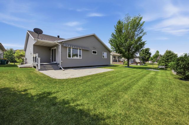 216 30th Avenue E, West Fargo, ND 58078