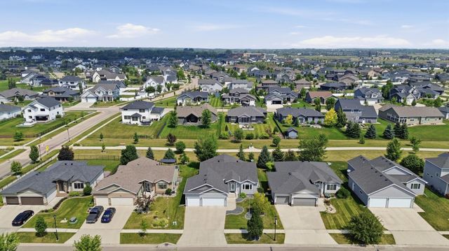 216 30th Avenue E, West Fargo, ND 58078