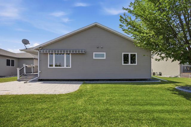 216 30th Avenue E, West Fargo, ND 58078