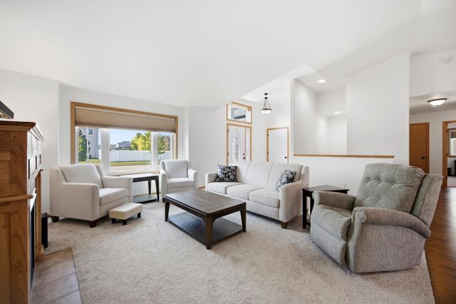 216 30th Avenue E, West Fargo, ND 58078