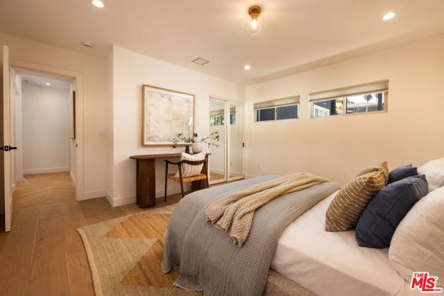 1807 Cochran Place, Los Angeles, CA 90019