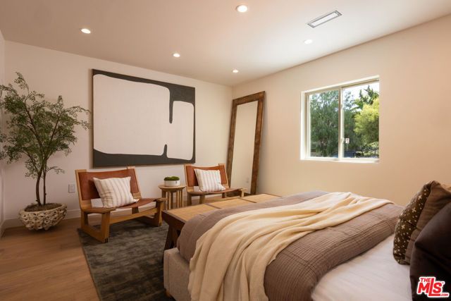 1807 Cochran Place, Los Angeles, CA 90019